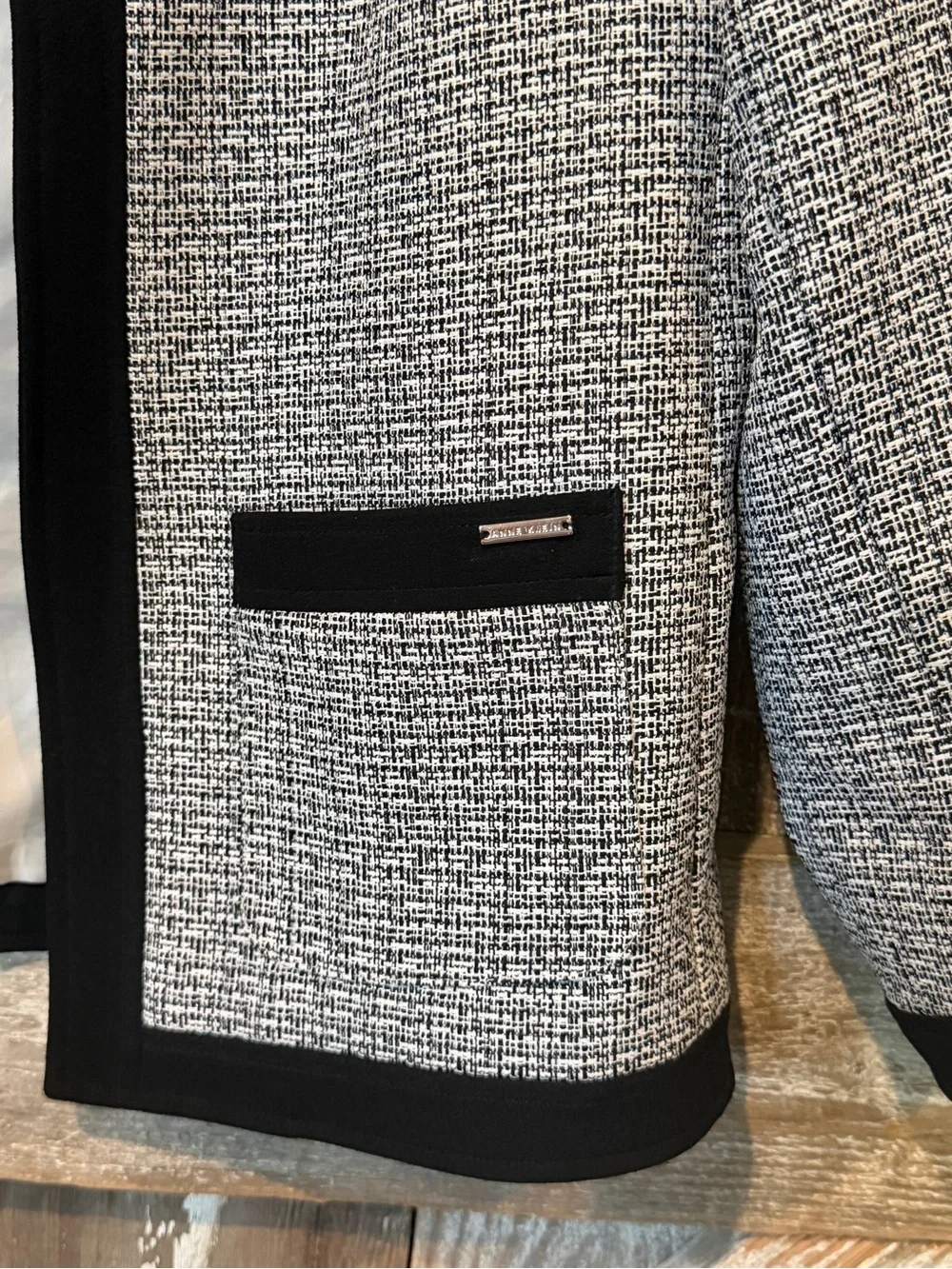 Anne Klein refined collarless
